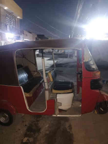 سلام عليكم تكتك 18 البيع تكتك خير من الله  ما نقصه شي كله شغاله من كهربيات من كلشي اوراق كامله المصطفى  تخم تاير جديد دوشمه جديده سعر تكتك 4100 وبيه مجال  رقم *********** مكاني بغداد جسر ديالى لقديم
