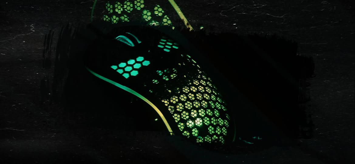 🚀 للبيع: تجميعة قيمنق متكاملة (Full Setup)
​السلام عليكم.. متوفر تجميعة ألعاب وأداء عالي "ست أب كامل" بملحقات احترافية،(نظيف جداً ومفحوص بالكامل).
​💻 مواصفات الجهاز (PC Specs):
​المعالج: AMD Ryzen 5 5500 (أداء سريع وقوي للألعاب والبرامج).
​كرت الشاشة: NVIDIA RTX 3050 (8GB VRAM) - يدعم تقنيات الـ Ray Tracing والـ DLSS.
​الرام: 16GB DDR4 (سلاسة تامة في التنقل واللعب).
​التخزين: SSD M.2 NVMe 256GB (للنظام) + هارد HDD 1TB (للمساحة الإضافية).
​الباور سبلاي: Warrior (اعتمادية عالية).
​الكيس: Case Vento (تصميم عصري وإضاءة RGB مميزة).
​🖥️ الشاشة والملحقات:
​الشاشة: Dahua 24 Inch FHD بتردد 144Hz (سلاسة خرافية واستجابة سريعة للألعاب).
​الملحقات: كيبورد قيمنق + ماوس قيمنق + سماعة رأس (Headset).
​🎁 هدايا إضافية (مجانية مع الست أب):
​مايكروفون احترافي (Professional Mic): صوت نقي جداً للبث والتسجيل.
​ماوس باد احترافي (Professional Mouse Pad): حجم كبير يغطي مساحة المكتب.
​📝 تفاصيل إضافية:
​الحالة: الجهاز بحالة شبه جديدة تماماً
​الأداء: الجهاز جاهز ومفحوص ويشغل أقوى الألعاب (Warzone, PUBG, GTA V) بفريمات عالية.
​الموقع: بغداد - الحسينية.
​💰 السعر المطلوب: 1,500,000 دينار (مليون ونصف).
​📞 للتواصل والاستفسار:***********
