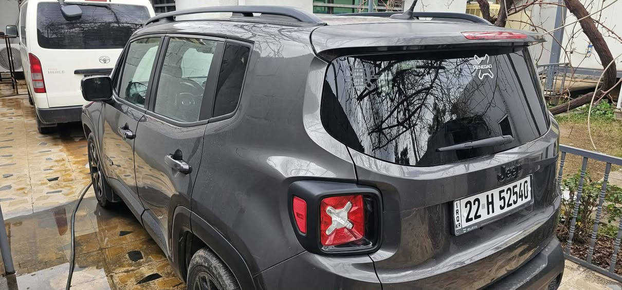 Jeep renegade 2017
سەیارەیەکی خاوێن و جوانە 
گێر ومەکینە بەشەرت 
کارەبایی کامل بەشەرت
تەقەو ڕەقەی بە شەرت چرکەو 200 دۆلار ببڕە 
سەنەوی تا مانگی 11 ی 2029 تازەیە 
تەنها بۆنیدی گۆڕاوە بە بیلاد هەمان ڕەنگ و کۆدی خۆی 
بێ بۆیاخ و بێ سارد 
کوشن و سوکان هیتەرە 
 بۆ مەسرەف مەگەڕێ 

تێبینی:- مەکینەی کراوەتەوە بۆ کاسکێت باقی دار و بەردی بە شەرت 

***********
 شوێن:- کۆیە رانية, السليمانية
