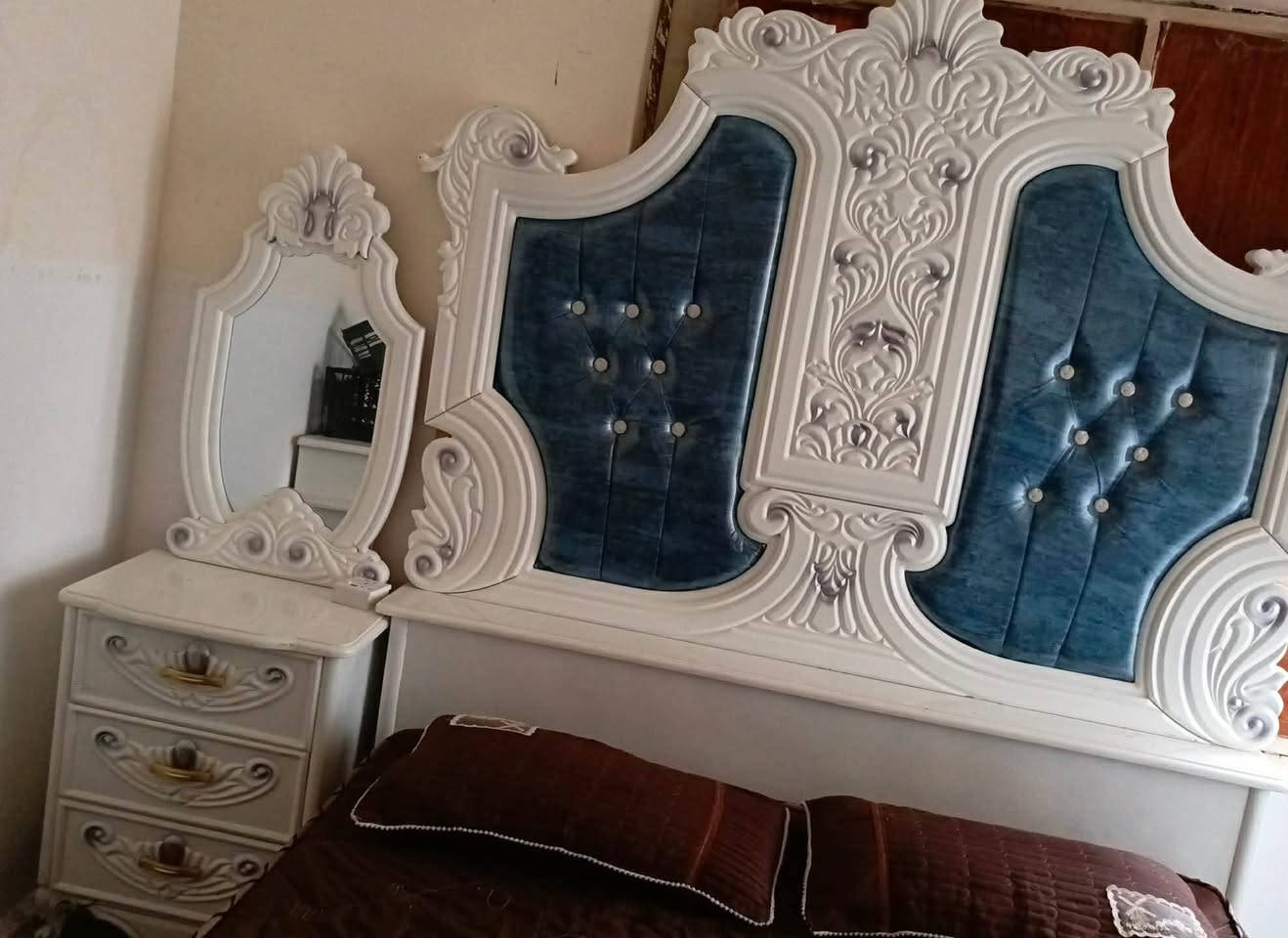 توجد غرفة نوم عراقية بتصميم تركي اللون ابيض نضافة 90% استخدام 6 اشهر فقط
السعر 900 والله سعرها 3 مليون و 100 بس محتاج ضروري وريد ابيعها مستعجل 
المكان ديالئ /بعقوبة


**إذا كنت صاحب هذا الإعلان وتريد حذفه لأي سبب، رجاءا أرسل رسالة إلى الدعم الفني**