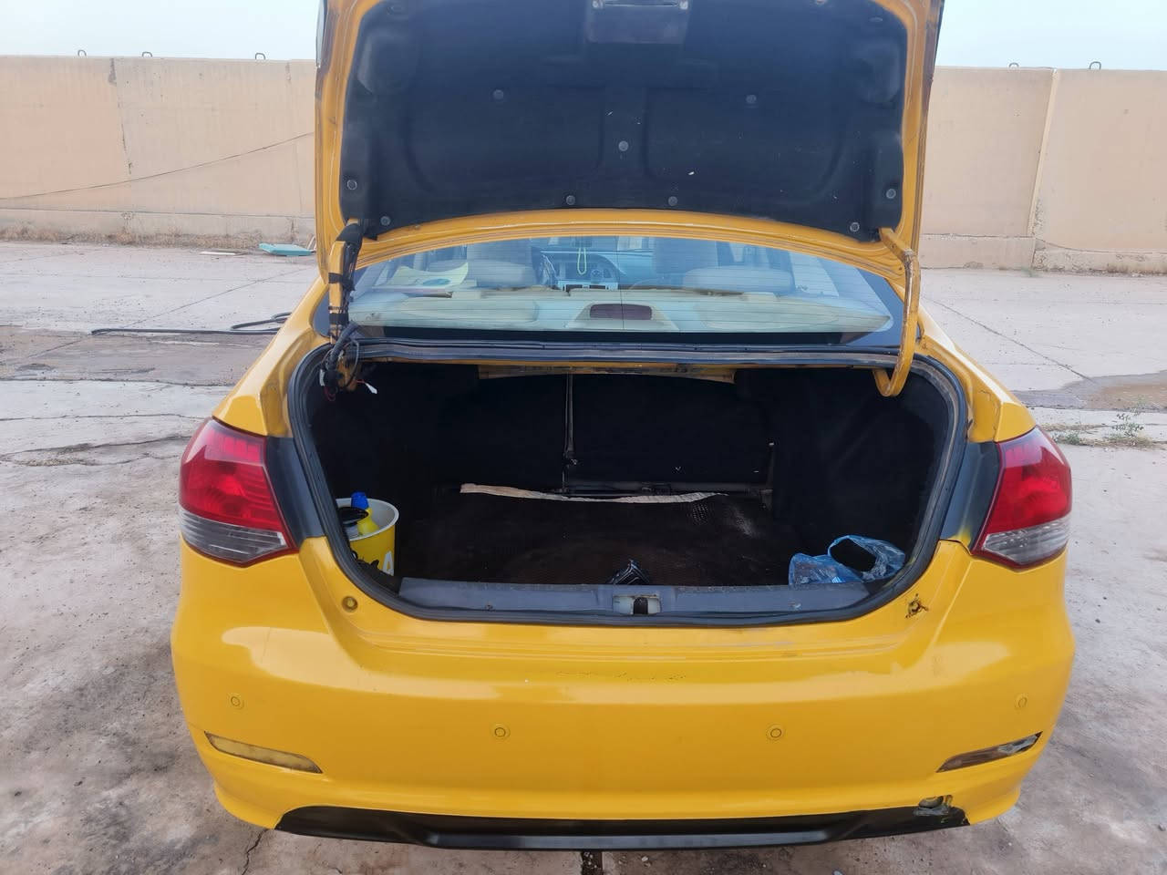 كريت وول فولكس 2012 رقم بغداد بأسمي تحويل بنفس الساعه.. گير مكينه كورلا يارس بدون اي صبغ ولا قطره.. كهربائيات كامله كفاله.. باقي اشياء بسيطه تلحيظات.. السعر 51 بيها مجال اتصال رقم *********** وات ساب
