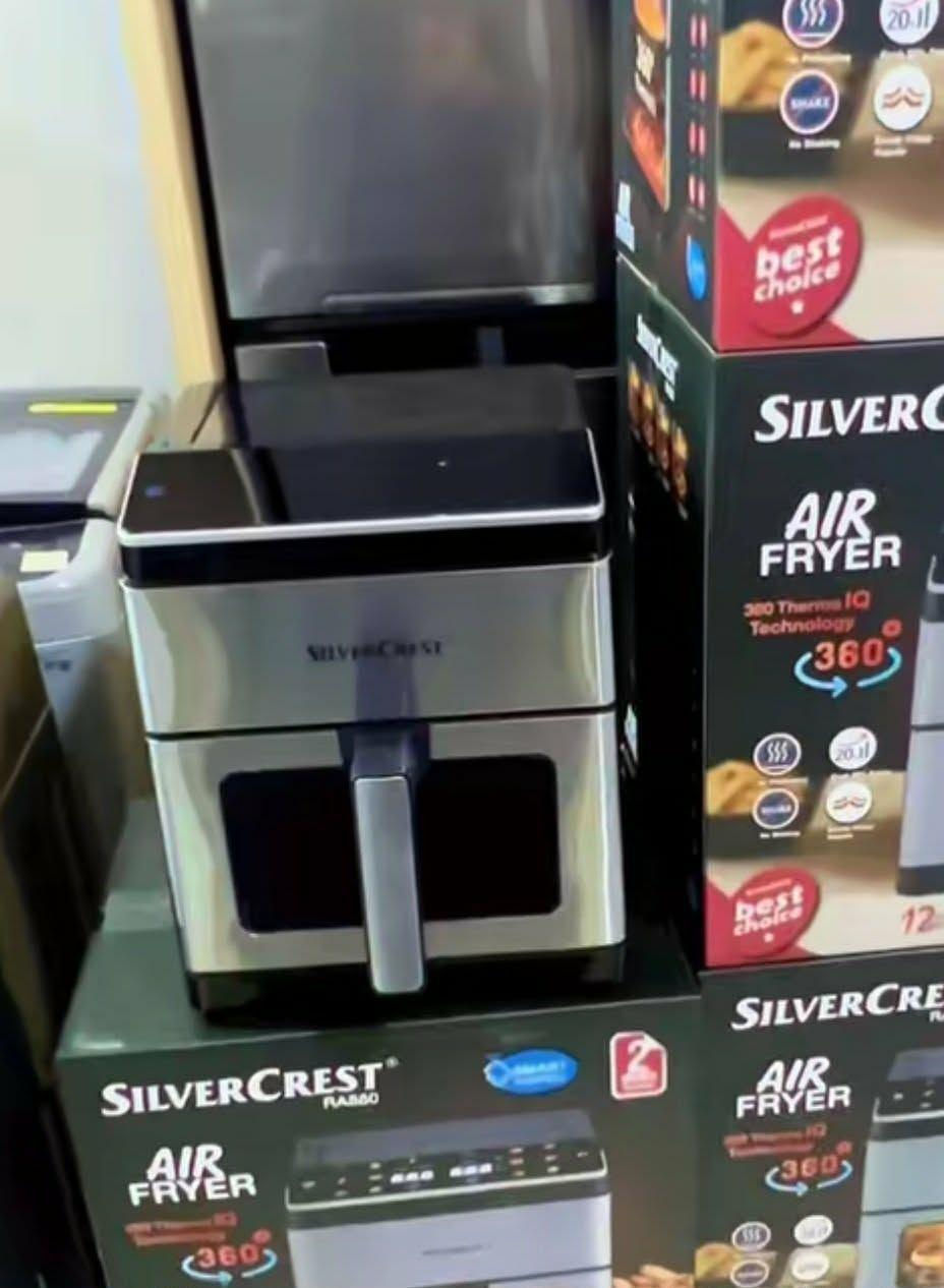 Fruites double résistance SilverCrest 8L 2000W
خاصية تحكم عن بعد ويفي بتطبيق في الهاتف 
Silvercrest RA880. 
Capacité : 8 Litres.
Puissance : 2000 W.
Technologie : 360 Thermo IQ Technology pour une cuisson uniforme et rapide sans préchauffage nécessaire.
Caractéristiques : Contrôle intelligent par Wi-Fi, fenêtre de visualisation, et 12 programmes de cuisson. تاملوكة, عين مخلوف


**إذا كنت صاحب هذا الإعلان وتريد حذفه لأي سبب، رجاءا أرسل رسالة إلى الدعم الفني**