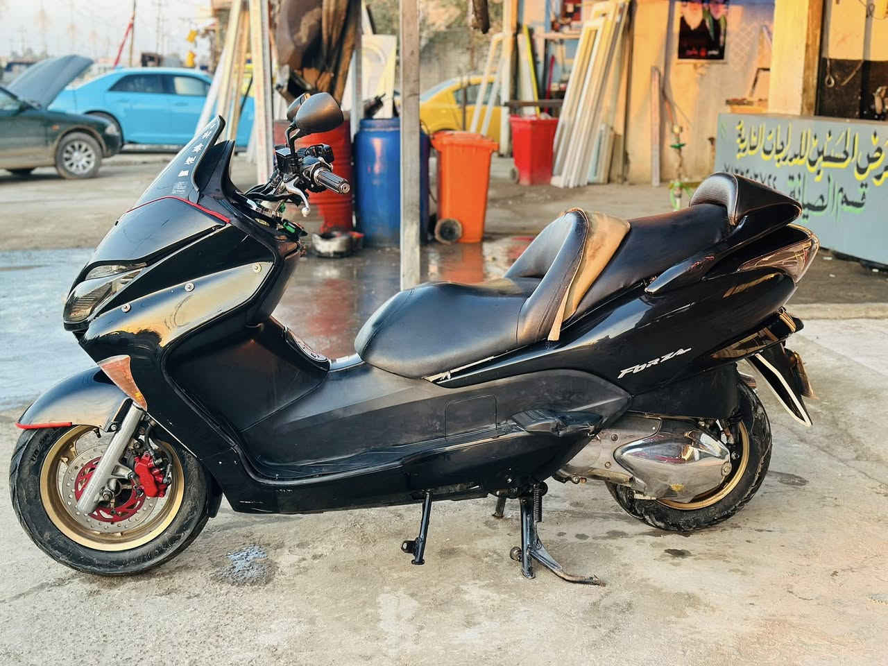 السلام عليكم فورزة 08 مكفولة من كلشي الدراجة كلشي شغال وكل نقص ما بيهة (كير ملغي )تايارات جدد بانزين محسن دهن امزويل ماي زيتي فلتر شوتة كل تبديلة دهن وحيلً معتني بيهة محتاج فلوس واريد ابيعهة س.ع.ر مليون وربع وبيهة مجال مكاني الديوانية -دغارة رقم ***********
