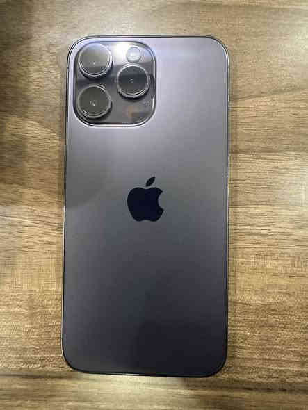 السلام عليكم
ايفون
14 pro max
نظافته ٩٥٪؜
ممفتوح الجهاز ابد 
ولا مبدل بي شي على ايدي من الباكيت
بطاريته 89
مكاني بغداد حي الجامعه

0785 994 5595
