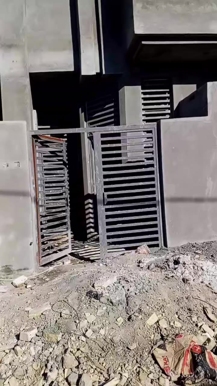 على بركت الله
مشتمل طابو صرف للبيع 
المساحة 100 5×20
بشويلي قرب المدرسه صينيه رقم 6
غرف وستقبال مفتوح ع صاله 
صحيات داخل وخارج  
+مطبخ  للبيت  بعده بي نواقص بس الارضيه  
وجداري سيراميك  وبورك 
يعني تستلم مفتاح  
*********** واتساب  
صادق الحلاق
