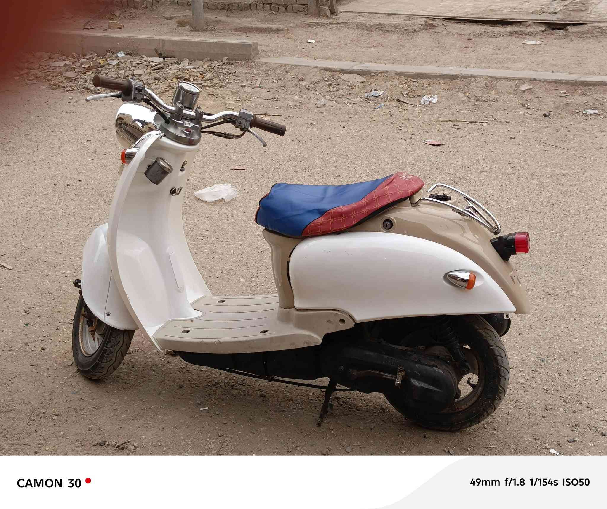 سلام عليكم دراجه للبيع مصريه دراجه جديده مكينته ناعمه وتخبل تخم تاير جديد توني شاده درجه خير من الله ما ناقصه برغي عنواني ناصرية مركز رقم الهاتف *********** السعر 260
