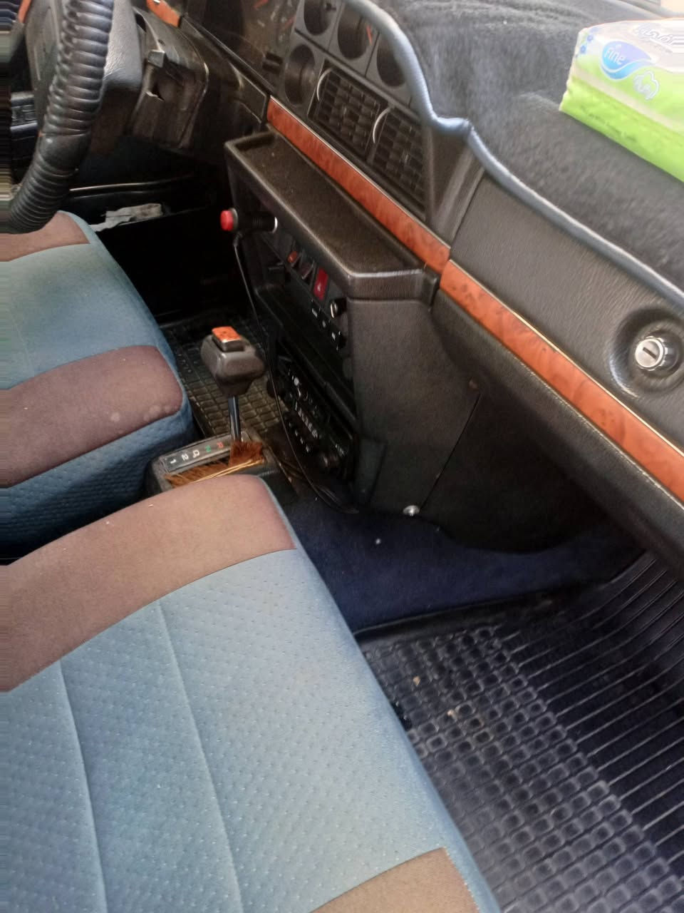 السلام عليكم عندي فالفو موديل 82 فول مواصفات تبريد سياره بلاديه بس الهلال الجاملق الخلفي صبغ السعر 48 وبيه مجال المكان بغداد جسر ديالى القديم رقم الهاتف ‏‪***********‬‏
