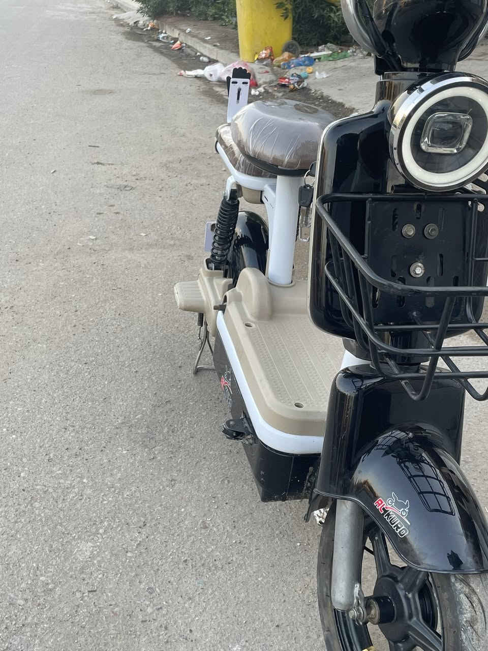 السلام عليكم دراجه حجم 14للبيع الدراجه نضيفه جداً الدراجه كلشي شغال بيه225وبيهه مجال بصيط مكاني بغداد الامين الثانيه *********** …..***********
