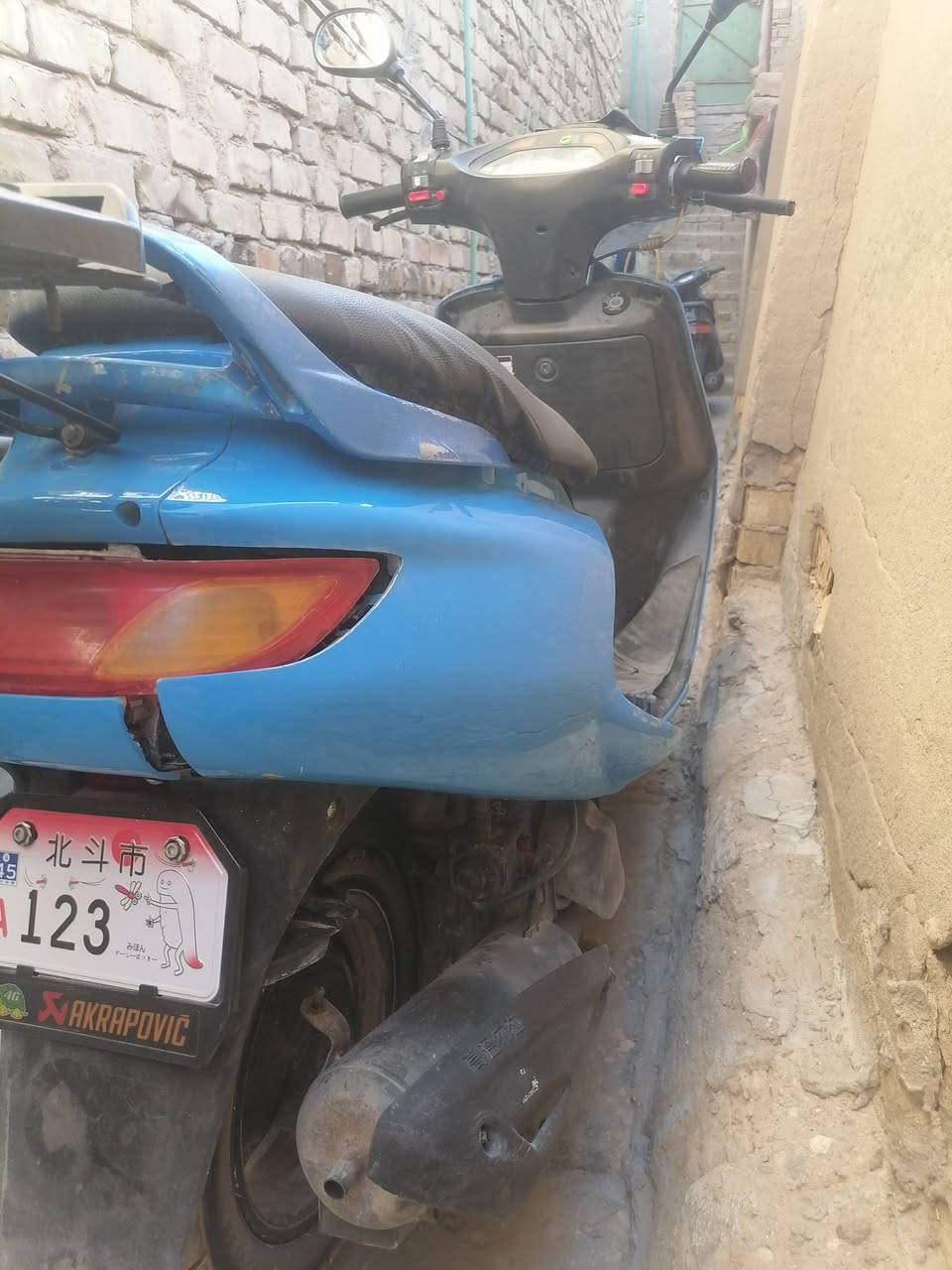 السلام عليكم 
دراجه فراشه فحل للبيع 
مكينه ناعمه شلعه+معدل فول 
تايرات جدد كهربائيات شغاله كلها 
سلف+هندر 
كفرات نضيفه
السعر 500 بيها مجال بسيط
للاستفسار ***********
