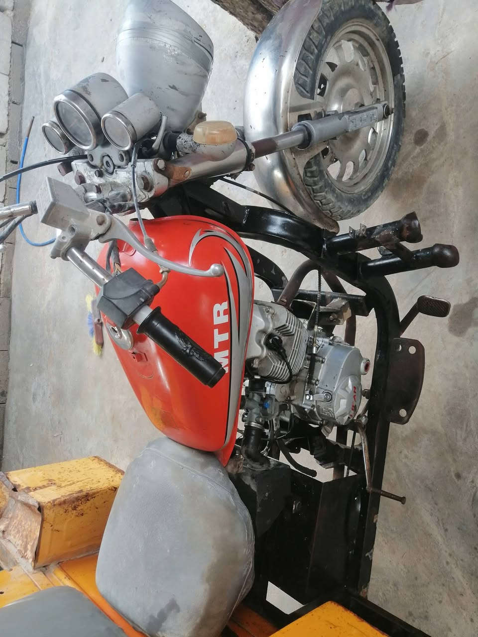 السلام عليكم مكلف بلنشر ستوته MTR مديل 2016تعمير جديد اوراق استنساخ للبيع لباقي المعلومات ***********
