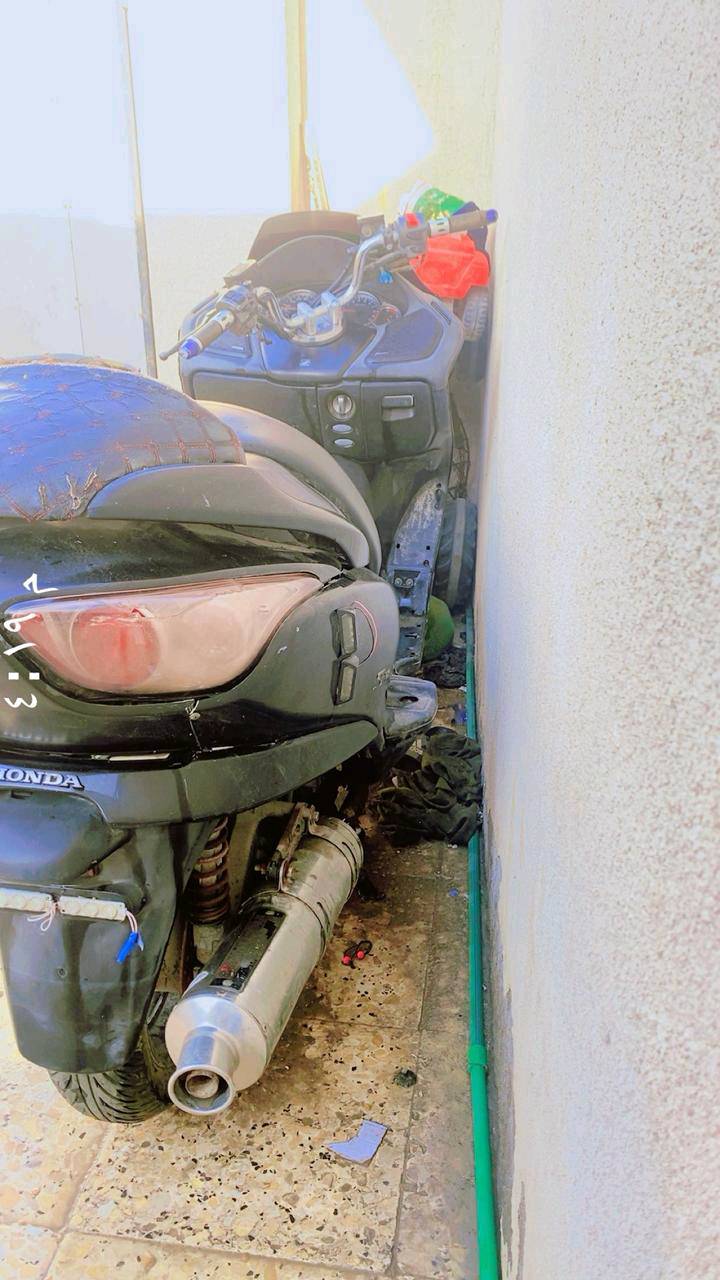 دراجة فورزا واكفة غير شغالة باتري كاعد تاخذها على عطلها ب
650 وبيها مجال بسيط حك الجيه 
تواصل ***********4