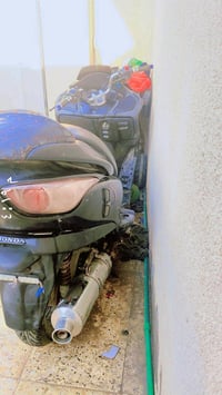 دراجة فورزا واكفة غير شغالة باتري كاعد تاخذها على عطلها ب 650 وبيها مج...