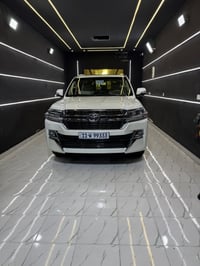 … لاندكروزر  VXR مكينه 5700 للبيع موديل 2021. مواصفات معروفه .كشنين كه...