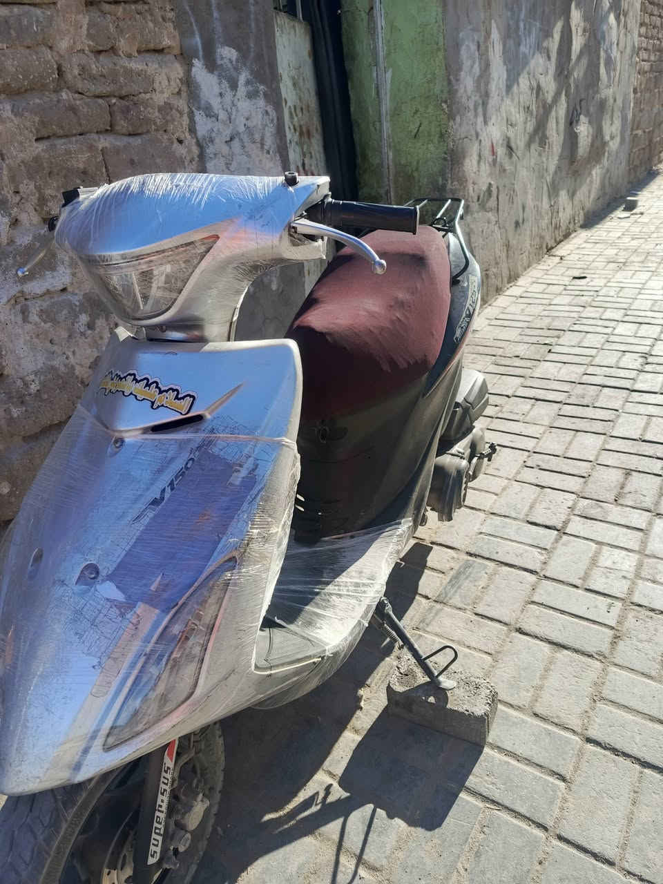 سلام عليكم درجة للبيع حلوه كله شغال سلف وهندر كهربيات شغال محرك ناعمة اسمه ادرس كله  شغال مكاني كربلاء حي الغدير+سعره 150الرقم ***********
