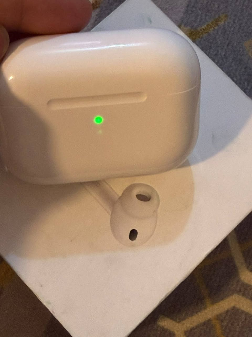 > AirPods أصلية
للبيع عزل ضوضاء وشفافية جديدة مستخدمة مره وحدة وهاي اول شحنه الها السعر خاص   اخير،صدار  اتصال *********** وات ساب بغداد, العراق
