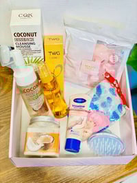 بوكس عناية • بنات المدارس • جوز الهند