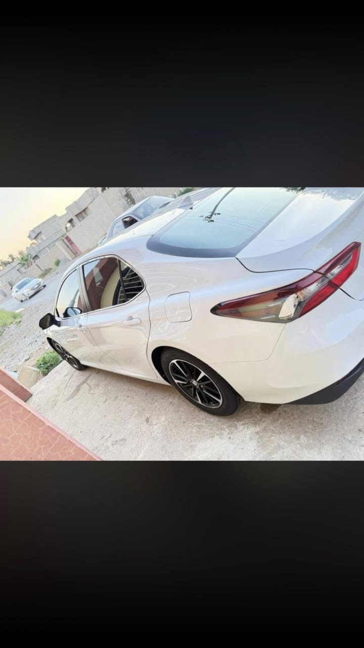 السلام عليكم
كامري موديل 2023 حره منفيس بأسمي تترقم محافضات 
للون اسمنتي المرغوب 
مواصفات LE  
ضررهه جدآ خفيف اقل من شبر بل جاملغ الخلفي بدون دواخل موضح بل صور 
بجم كبس باقي السياره مكفوله من الشخط والرصعه  والبارد كشرهه قطعه وحده كلوو صافيي 
ماشيهه  55 
السعر 205 وبي مجال 

الاتصال
***********

***********
