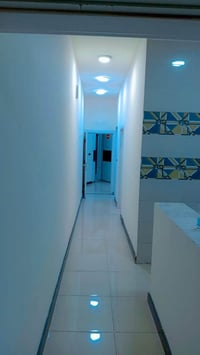 توجد شقه للإيجار مؤثثه فول تحتوي على غرفتين نوم وصاله وخدمات العنوان ا...