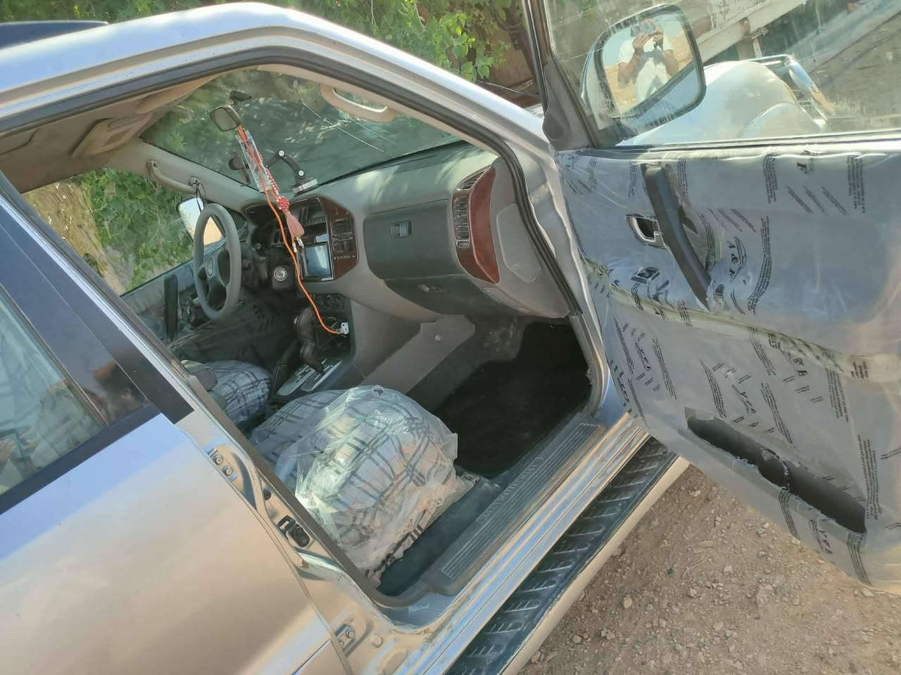 سلام عليكم باجيرو 2007 سياره حلوه وكاعده صبغه حلوه مكفوله من الكلبه والضربه القويه وتبديل قطع  كير ومحرك 3000. محور ملكه سياره نفقص بس صدر نص عمر جاهزه من ال كير مكينه. ترايك من البصر لزاخو. رقم قادسيه باسمي مشروع وطني مكاني السماوه السعر 80وبيهاا مجال حك جيه او مراوس عادي مو شكال سيار مال بيت جني ممتعوبه
***********
***********
