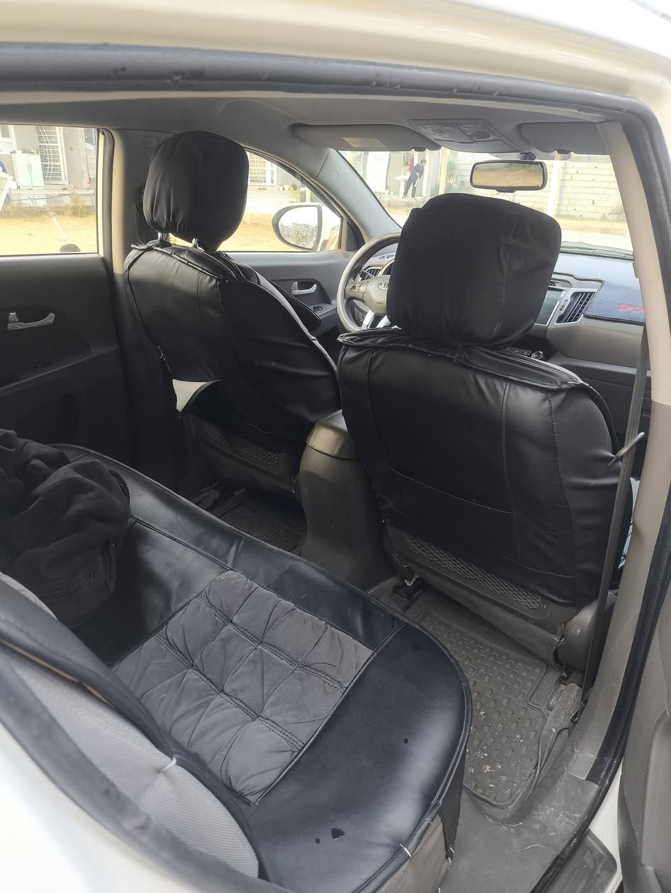 للبيع 
سبورتج 2011 خليجي 
محرك 2400
سونار موجود بالصور 
شاشة او كامرة
كير او محرك مكفول 
تخم تاير 
مكاني خان بني سعد 
السعر 128$ اوبيهة مجال قليل
***********
