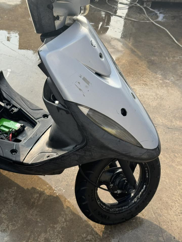 ماكس عدلة بلادية 
نص نكرة بكل وقت
 دراجة جديدة 
وناشفة مكفولة كفالة عامة 
نقصها بس فج وصينية
ب650 
بغداد حي الجهاد 
***********
