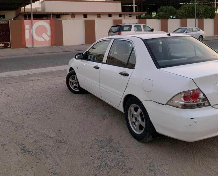 لانسەر ٢٠٠٩ بێ بۆیاغ
مەکینە گچکە 
جام کارەبا 
رەقەم سەنەوی نوێ
بێ بۆیاغ تەنها کەمێک کاڵ بوونەوە و قەپ و قۆپی هەیە لە قەلبی 
سعری ٨٠ وەڕەقە و کەمەک مەجالی برایانە
*********** أربيل, العراق
