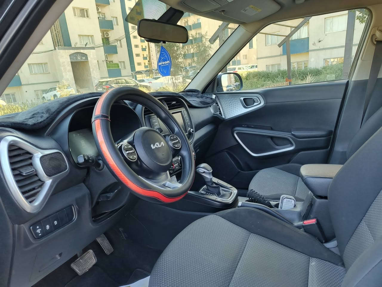 السلام عليكم 
عندي صول موديل ٢٠٢٣
محرك ٢٠٠٠ وارد امريكي
 لون اسود ماشيه ٤٢ ميل
 رقم بغداد انكليزي بأسمي 
اريد اراوسها بصول لون سلفر او ابيض نفس الموديل او احدث نتفق وانطي فرق . 
مكاني بغداد 
***********
