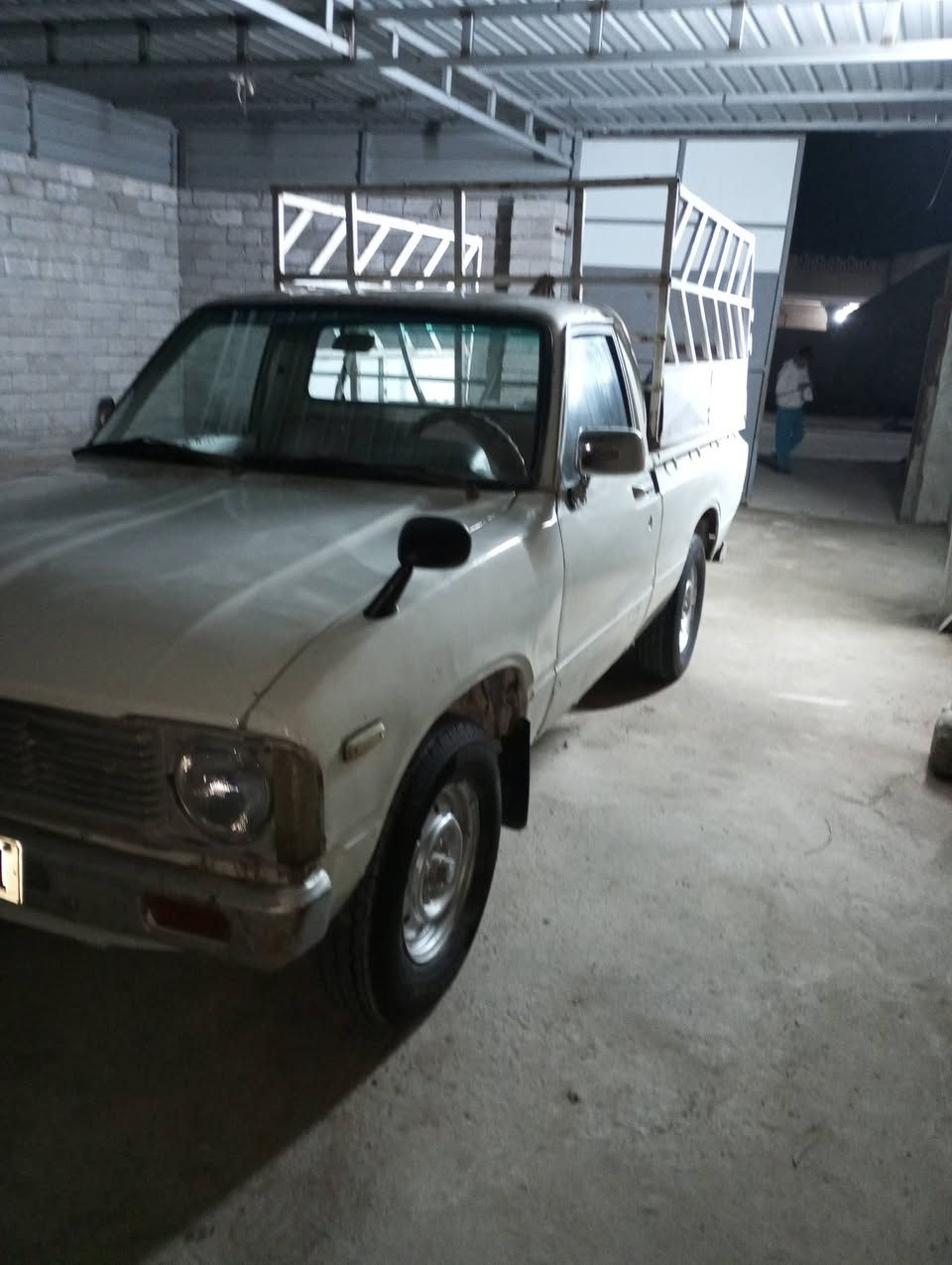 بيكم. 80 للبيع رقم انكليزي شرط التحويل او الوكاله سيارة صبغ حزام محرك معمره رايمن طخم تواير جدد سعر 35 بي مجال بسيط رقم الهاتف ***********
