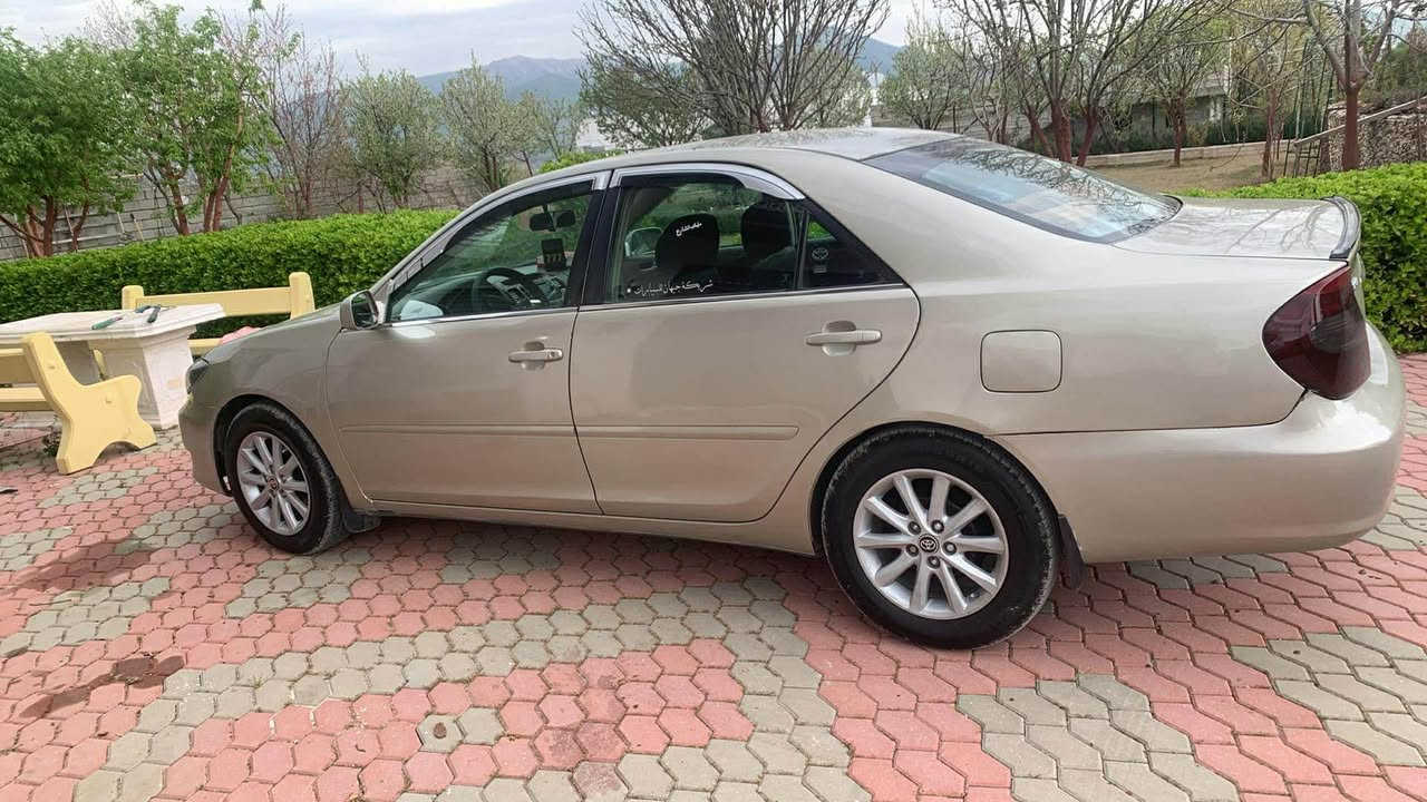 كامري موديل  2004
مةكينة 4بستون
گير ئوتوماتيك
كامل بوياخ  بو جواني  
كامل پيشي داگيراوة 
تةبريد ساردو گةرم 
قرچيكي بچوكي هةية
لةسليمانيم 
سيعري 65مةعامةلة
*********** السليمانية, العراق
