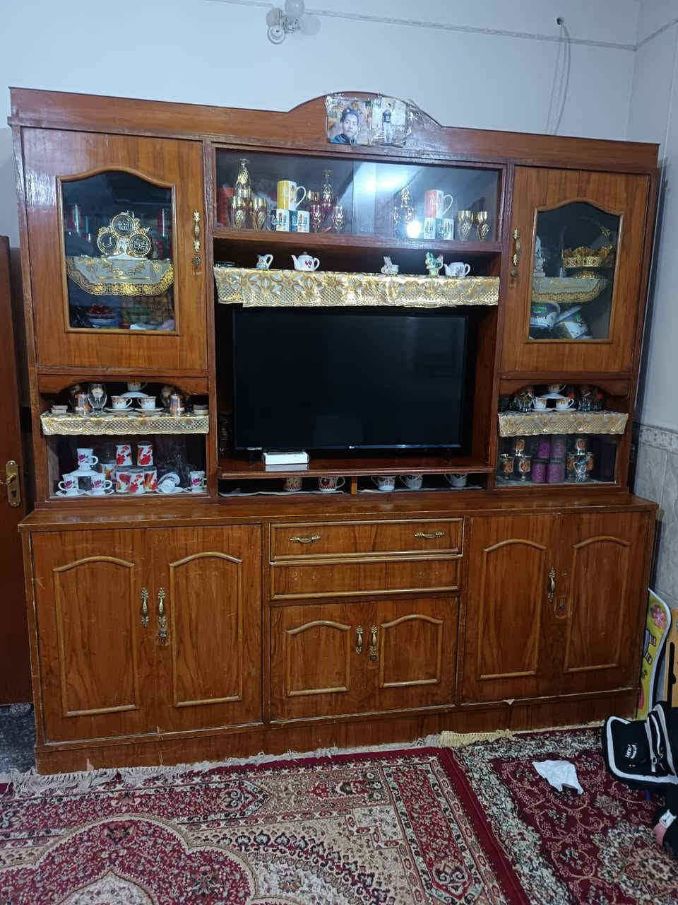 #للبيع
معرض نجارة شغلة درجة أولى  ونظافته فول شخط مابيه... 
#السعر:175وبيه مجال
للأستفسار والتواصل:***********
