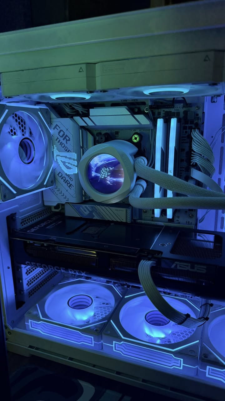 Pc Gaming
تجميعة مستخدمة للبيع فقط 
ما ابيع قطع ابيع كامل مكاني بغداد 
RTX 5080 Asus Prime
Ryzen 7 9800 X3D 
Rog Strix X870 White 
Corsair DDR5 32GB 6000Mhz
Storge 2TB WD 7450 Mb/s
AORUS WATERFORCE X II 360 ICE LCD
Psu 1000W Gold 
Case sama 7 fan
هاي مواصفات التجميعه الكراتين موجوده
واكو عندي ملحقات هم للبيع 
ماوس لوجيتك G502X Plus ابيض 
كيبورد اتاك شارك ماغنتك ابيض 
سماعة HyperX Cloud 3 wireless
UPS Farber soho 1kv 
بار لايت شاومي تحكم وايرلس 
اضائة بار لايت Govee وايرلس 
وكرسي فانتيك قماش لون رصاصي بعده جديد
كلهن للبيع وبعدهن جديد الغراض 
سعر الكيس 3,900,000 بقية الملحقات والاسعار خاص 
*********** ومتوفر واتس
