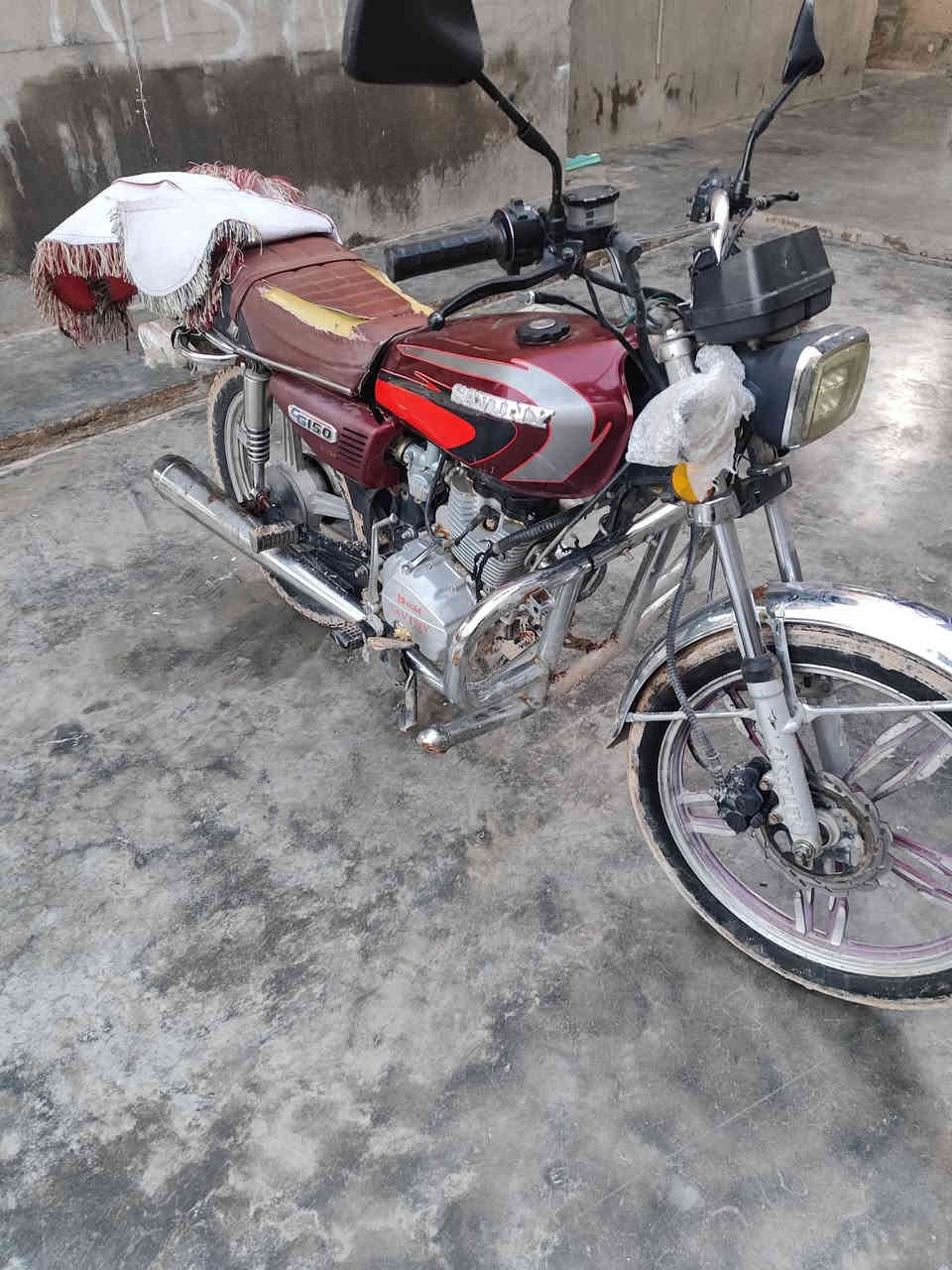 السلام عليكم دراجة سيڤان موديل 20 مكمركة وكاملة للبيع وترهم مراوس حسب القناعة مكاني القائم حصيبة ما وصلت شي قيم بل يحبة الله ***********
