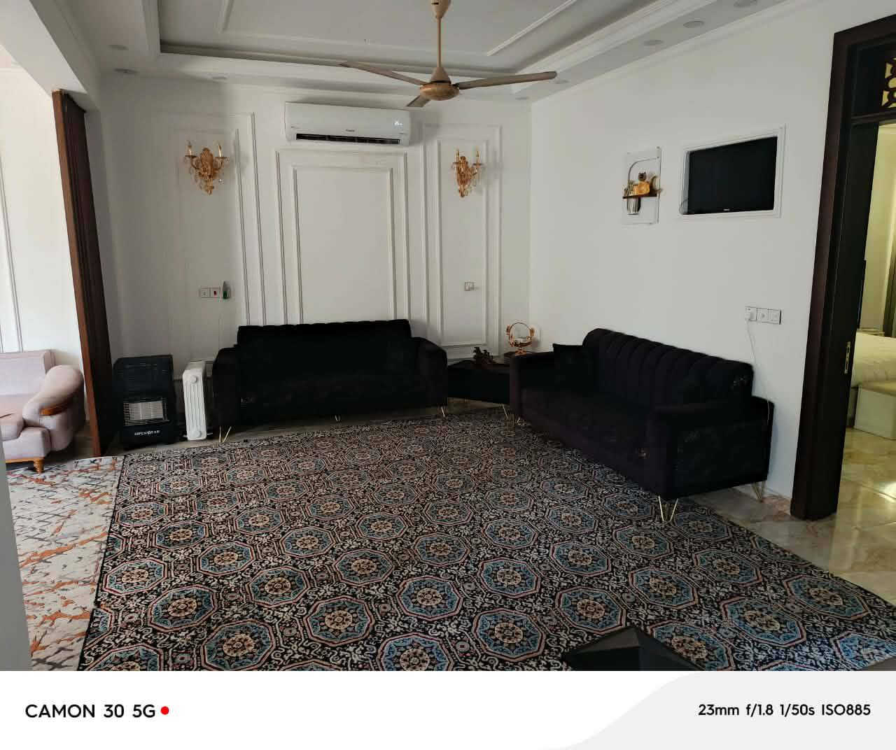 للبيع دار طابو زراعي سند 25بسم صاحب الدار مساحه 190متر بناء حديث مودرن  محتوياته غرفه سويت وصاله ومطبخ وكليدور ومجمع صحيات منور طابق ثاني غرفه سويت بيتونه كراج وحديقه عرض الشارع 10 متر تبليط العنوان زوير الغربي تقسيم حسين رضا مارينا الثاني قريب جدا على شارع الكورنيش 
السعر 175بي مجال ***********
‏‪0785 586 9494‬‏
