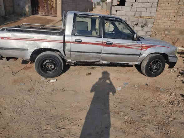 دير بدون  
مكانها الديوانيه ال بدير 
السعر ١٣وبيها مجال 
محرك كير اكسل كفاله شراي اتصل ودلل***********
