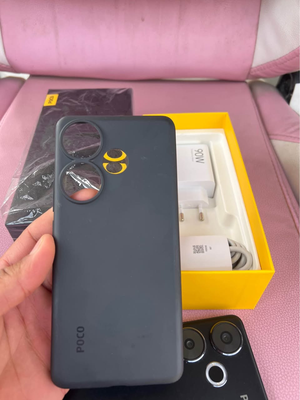 السلام عليكم 
بوكو F6 سعر الجديد ماله530 الف
 مستعمل قليل نضافه 100
ذاكره 512
ملحقات كامله شاحن 90 واط
السعر 350
 مكاني الزبير/للتواصل واتس اب او اتصال/*********** الزبير, البصرة
