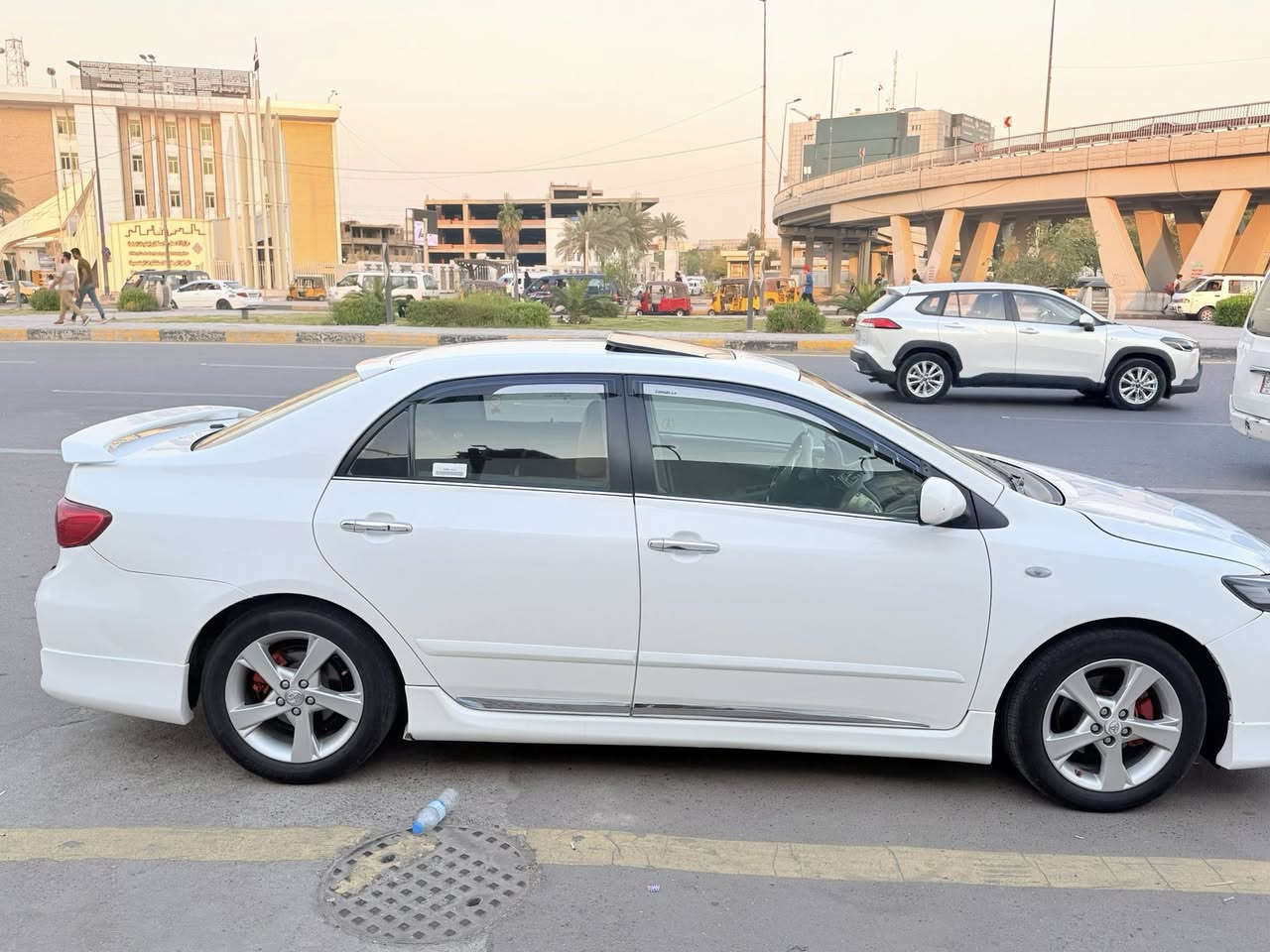للبيع كورلا13خليجي سياره جاهزه من كلشي فول مواصفات كشانه جلد تحكمات حساسات فتحه زنون عالي ناصي محرك ١٨٠٠ سياره مكفوله عدا جاملغ صبغ بدون دواخل 5 ويل السعر 145 وبيه مجال مكان سياره فلوجه لاستفسار لاتصال علرقم ***********
