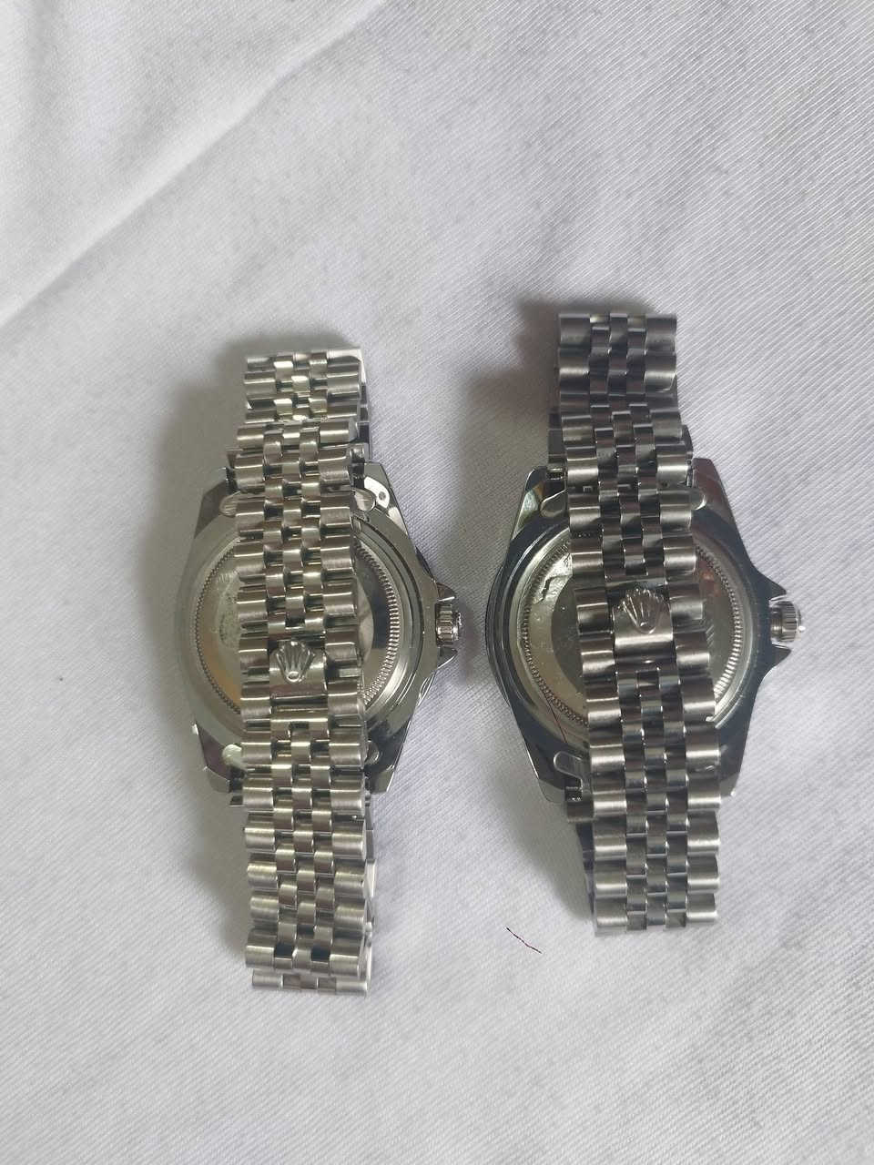 Rolex ساعتين 
Automatic


**إذا كنت صاحب هذا الإعلان وتريد حذفه لأي سبب، رجاءا أرسل رسالة إلى الدعم الفني**