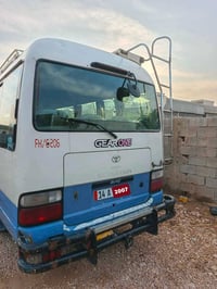 للبيع تويوتا 2007 رقم بصره انجليزي هزه وبراد وهيئه كلها مصفر سياره ربع...