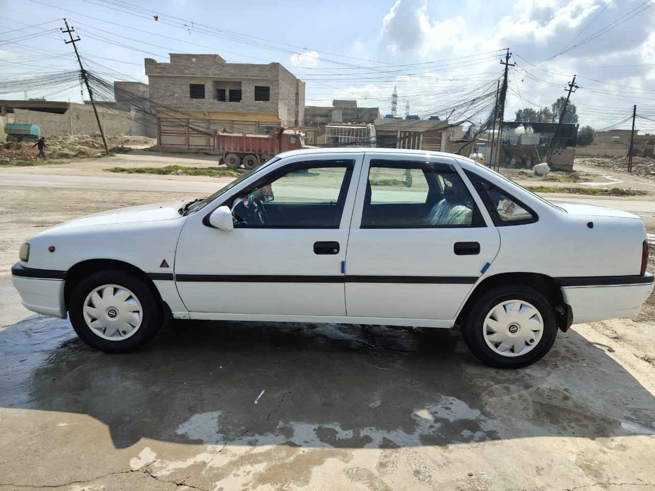 السلام عليكم فكتره موديل 94 حجم 16 سياره بلا صبغ شرط داوير ما مصلحه قفل مركزي جوم كهربائي رقم نينوى جديد سنويه لل 2029 كاربون بيهه سعر 55 شراي انتصل ***********
