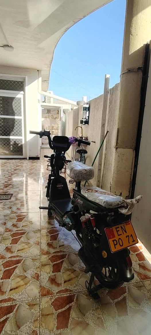 سلام عليكم باسكل شحن للبيع الباسكل جديد ونضيف 
بصمه تشغيل عن بعد 
اربع سرع 
شاشه بلوتوث 
دبل اشاره 
دبل اربعه ورانيات ولامامي 2
الباسكل نضيف بمعنه الكلمه 
وسويجات نسختين 
السعر 325بي مجال للشراي
عنواني


**إذا كنت صاحب هذا الإعلان وتريد حذفه لأي سبب، رجاءا أرسل رسالة إلى الدعم الفني**