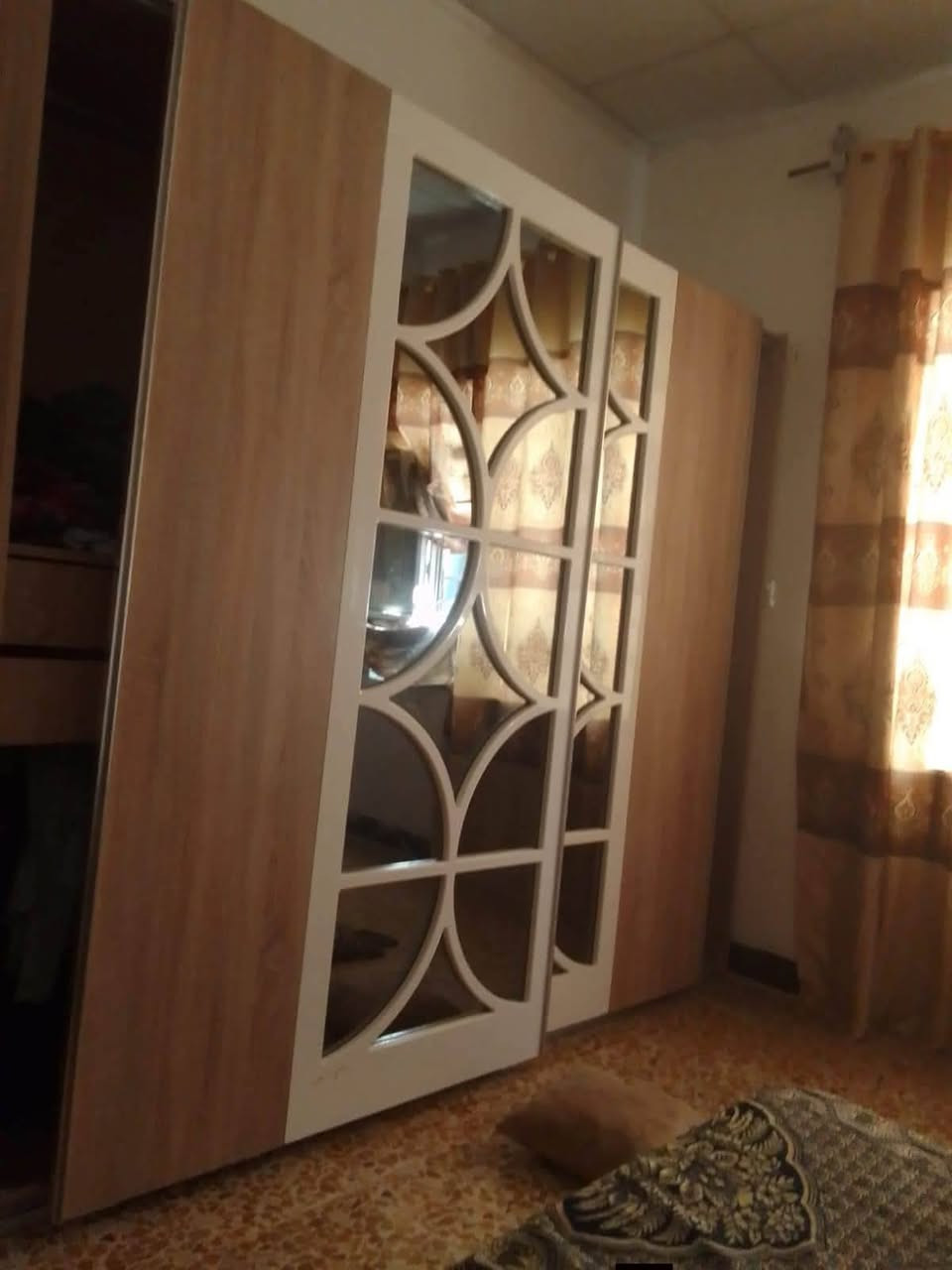 غرفه نوم كامله مابيه اي عيب بس القنصور سلايت شوي يحتاج تصليح ب ٣٠٠ بيها مجال


**إذا كنت صاحب هذا الإعلان وتريد حذفه لأي سبب، رجاءا أرسل رسالة إلى الدعم الفني**
