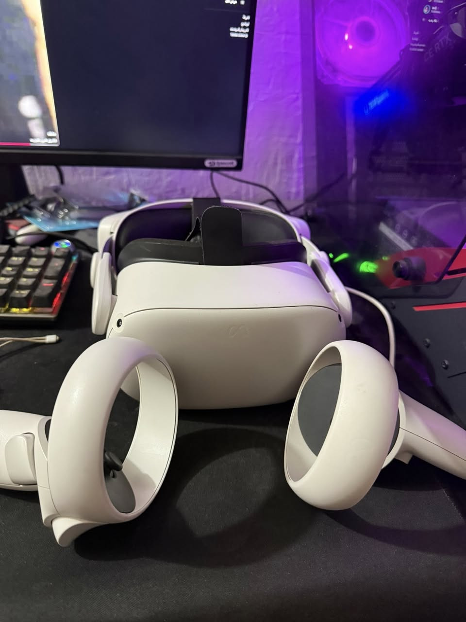 سلام عليكم  ميتا كويست2للبيع جهاز كلش جديد ع ايدي بس كدامكم ممتفرغله و24شغلي تصميم بل حاسبه طبعا ممستخدمه هواي كلش نضيفه وياها سترابات 2 هديه وباتريات اصلي هديه بدون كارتونه لان لافندي شكها اخويه صغير سعرها 225 وبيها مجال بسيط حك جيه مكاني بغداد حي العامل ***********
