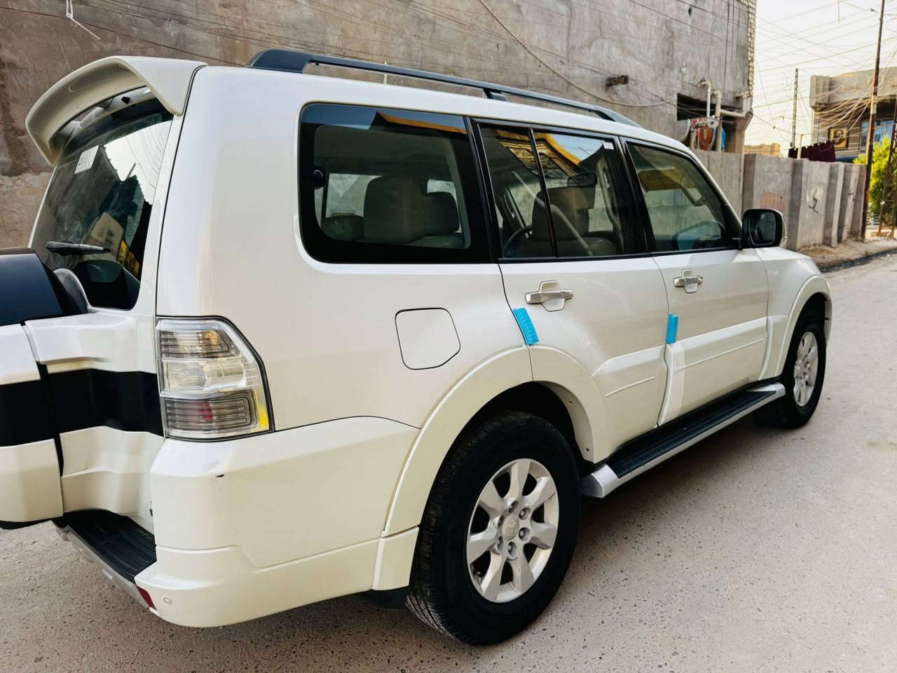السلام عليكم للبيع باجيرو 15 
حبتور كفاله عامة فول مواصفات 
رقم بغداد المكان بغداد 
السعر 185 $
الحجز واتساب
***********
***********
