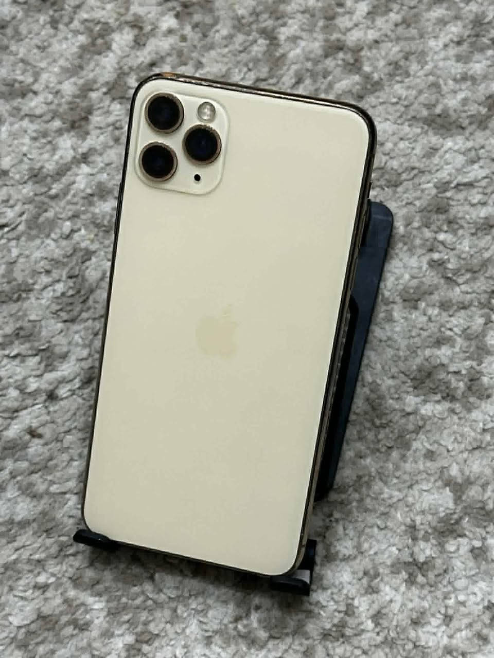 السلام عليكم أيفون ١١برو ماكس ذاكرة ٢٥٦مبدل شاشة أو بطارية دبل شريحه كلشي شغال بس فيس إيدي واكف سعر ٢٥٠بي مجال حك الجيه رقم ***********
