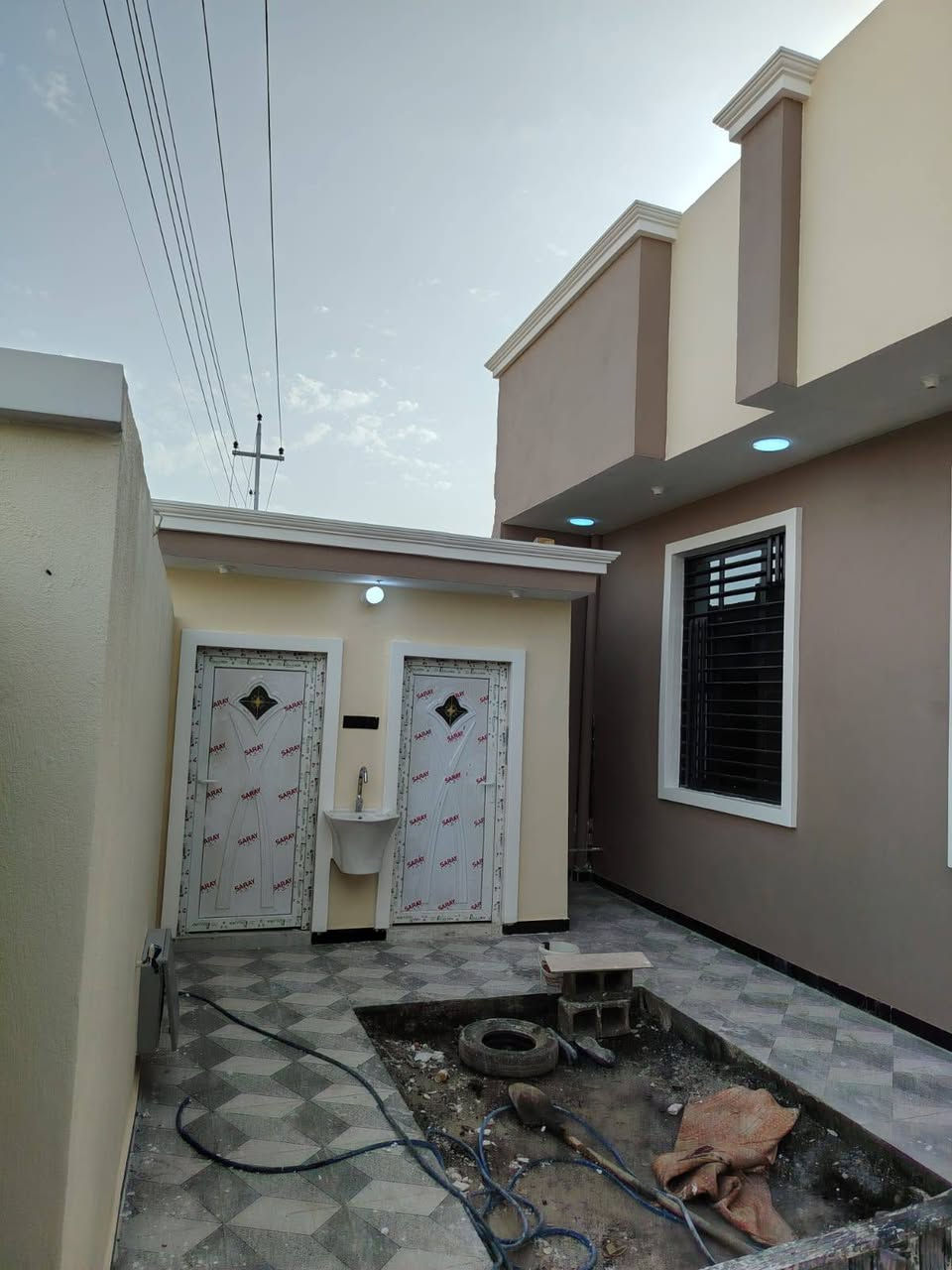 مكلف بل نشر سلام عليكم بيت للبيع جديد بناء حديث كامل مكمل شارع ابو الماش قرب الصيديله 10 بيت الاستفسار على الرقم ***********
