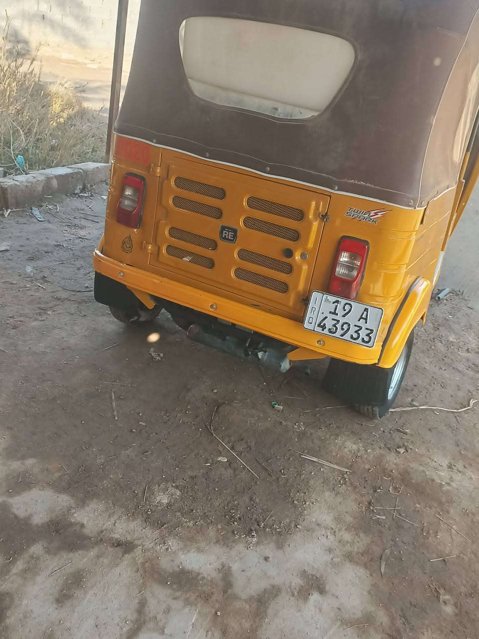 البيع 20 كفاله عامه بيه بس طخات مابيه بل تصوير رقم وسنويه نكلزيز تكتك دخله هزه مال جناي تكتك لا يدخل خاص مكلف بل نشر 
(((***********
