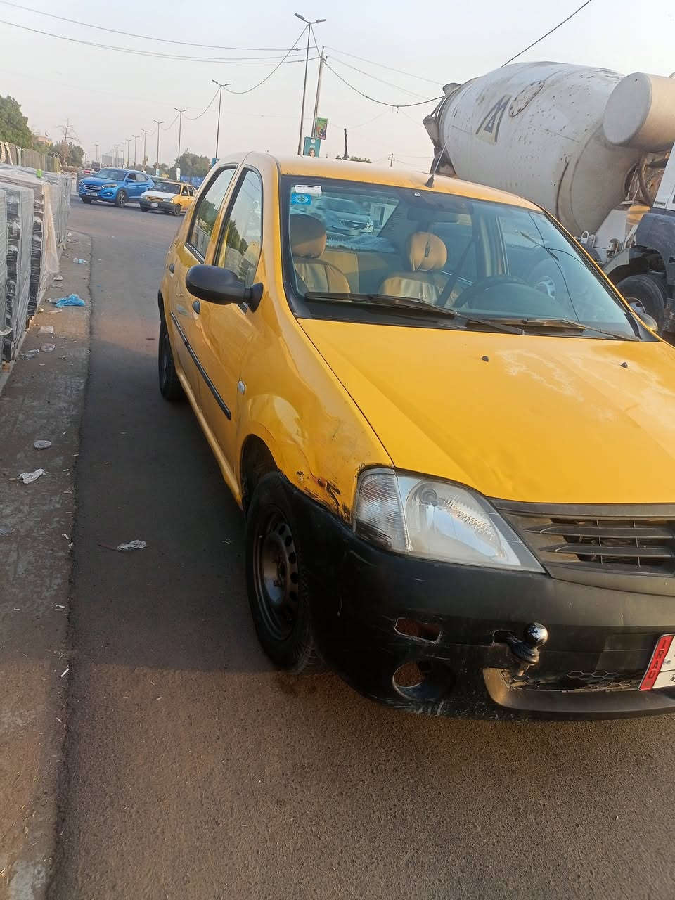 رينو لوكان للبيع 2011 كير ومكينه خير من الله بيها طخه جاملاق الامامي رقم*********** السعر 33 وبيها مجال
