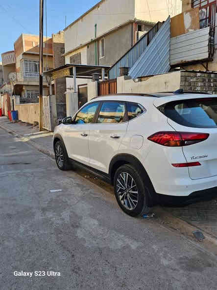 السلام عليكم ورحمة الله وبركاته
من رخصة الأدمن المحترم 
هونداي توكسان خليجي شركة الكاصد
موديل 2019 مكفوله كفاله عامه من كلشي 
على وضع الشركة باستثناء الملاحظات البسيطه 
مثل ما موضحه بالسونار المرفق مع صور السيارة 
ماشيه 47 الف كيلو متر استخدام شخصي 
بعدها بحالة الوكالة
 شرط الفحص وين ما يعجبك 
فول مواصفات 
بانوراما
 بصمة تشغيل 
كشنات كهرباء 
داخل لونين
 شاشه كبيره
 كامره دواره
 مري شفط
 اشاير بالمري
 تبريد قطعتين
 أربعه دسك ويل كب كروم
 حساس امامي وخلفي
 يدات نيكل وترحيب
 خمس عدسات
 لد امامي وخلفي
 وباقي المواصفات المعروفه
 رقم بغداد باسم اخويه شخصيا شرط التحويل 
 سنوية جديدة لغاية 2029 
معروضه 215 وبيه مجال بسيط 
مكان السيارة بغداد سبع ابكار قرب الوقف السني
 أو حي أور كلية الامام الكاظم عليه السلام 
رقم الهاتف ***********
