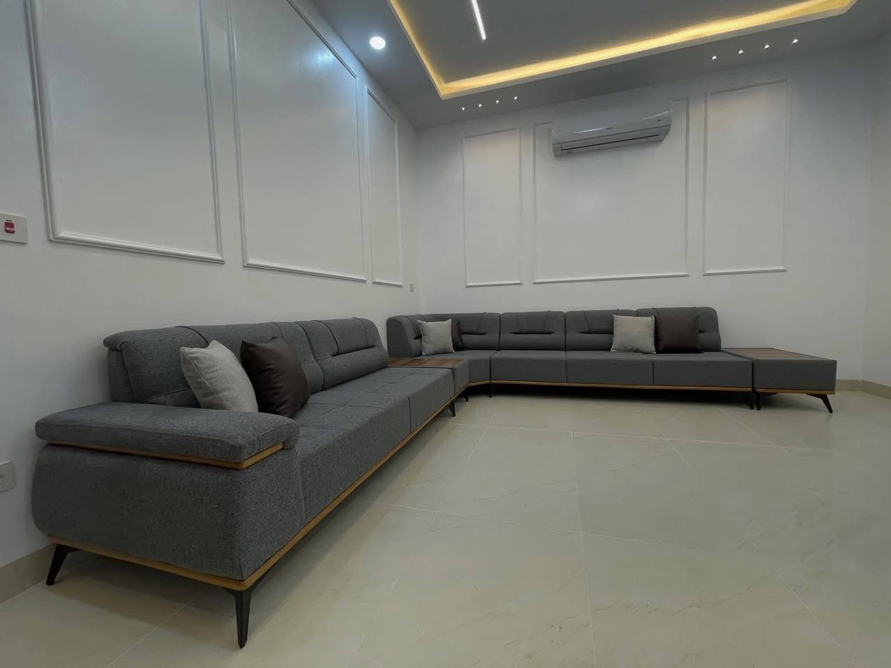 جاري البحث عن الفائز 🤝 
صاحب أكثر التعاليق 
NOVA FURNITURE  – لمسة أناقة لبيتك 🤍

دورك على أثاث راقي، مرتب، وبأفضل جودة؟
إحنا نوفّر لك تفصيل حسب الطلب وبأحدث التصاميم اللي تناسب ذوقك وديكور بيتك.

ليش تختار NOVA؟
✔ تصميم أنيق ومودرن
✔ جودة عالية وتفصيل مضبوط
✔ نوفّر كل أنواع الأثاث حسب القياسات
✔ خامات ممتازة وأسعار مناسبة
✔️متوفر جميع الموديلات في البيج
NOVA… Beauty for your Home
خلّ بيتك يحچي بذوقه ✨

📞 للطلب أو الاستفسار: ***********
نخدمكم بكل حب 🩶
