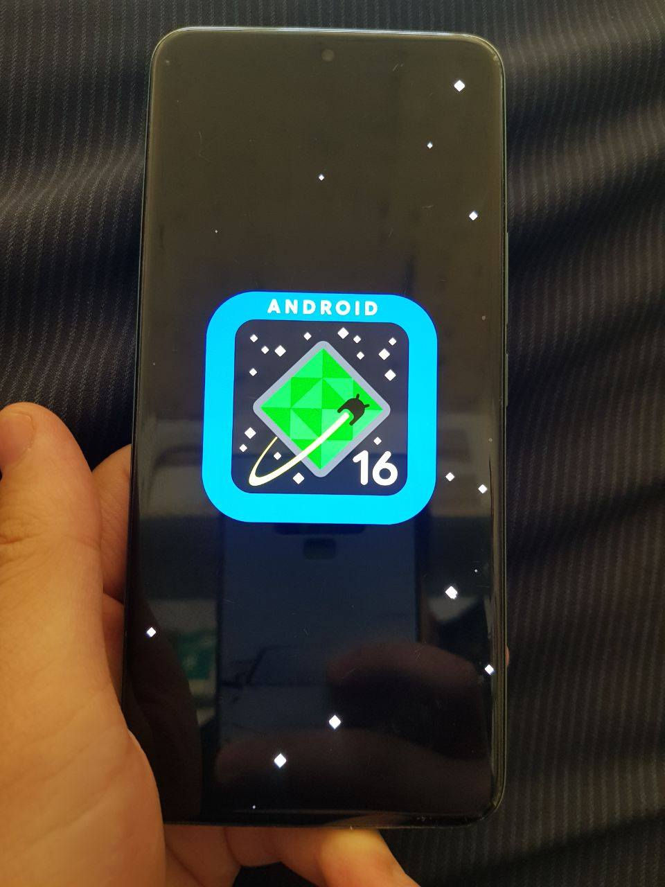 السلام عليكم

هونر 200 

ذاكرة / 256 كيكا

رام / 12 كيكا

سرعة شحن // 100 واط

شاشة اولد oled هرتزية 120HZ

جهاز فوول نظافة بالشرط استعمال شخصي

بدون ملحقات فقط غلاف للموبايل

السعر // 300 الف وبيه مجال او مرواس مع جهاز أقوى 

رقمي / *********** متواجد على الخاص 

موجود توصيل لاي محافظة
